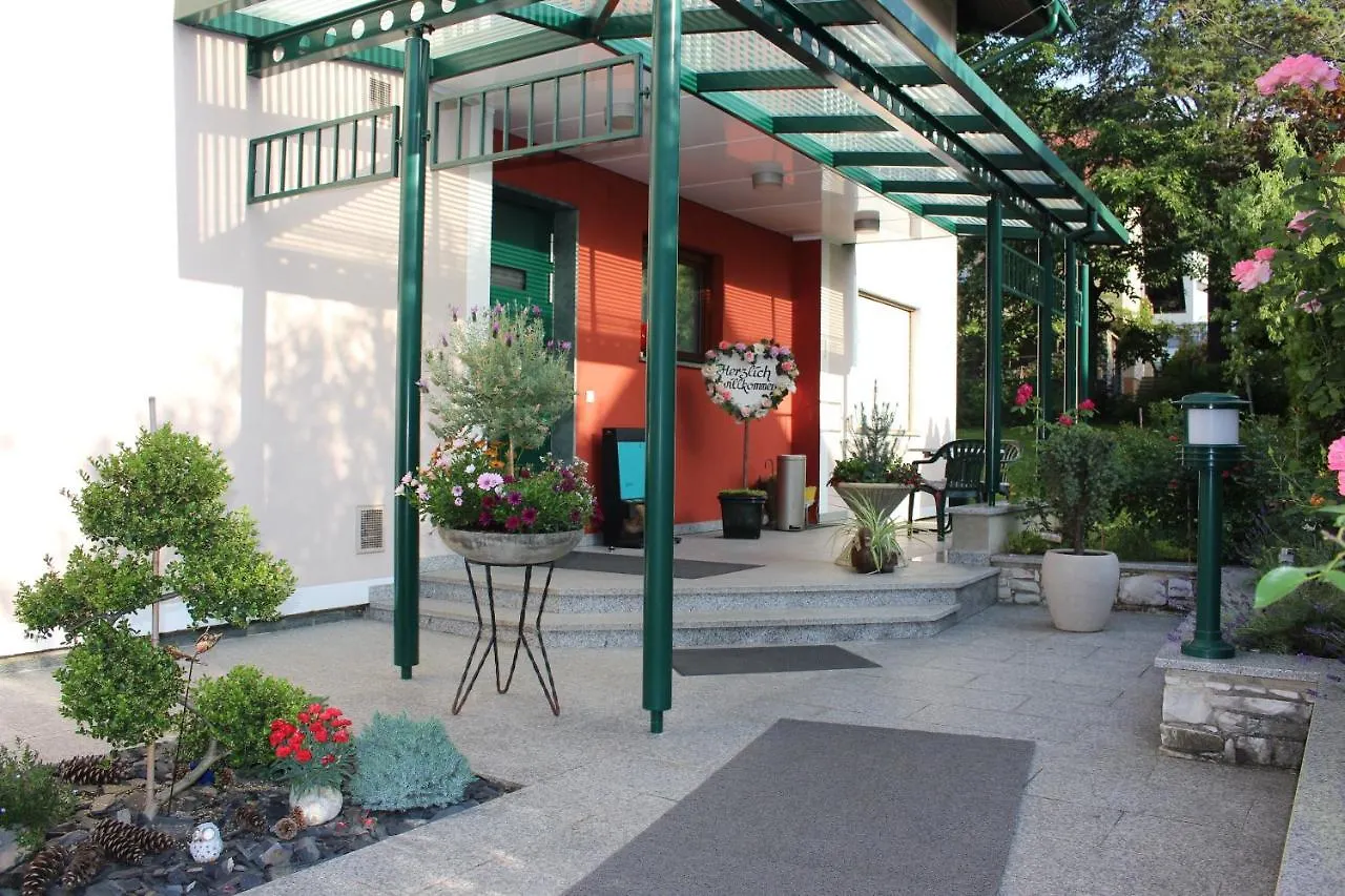 Bed & Breakfast Pension Traude Graz